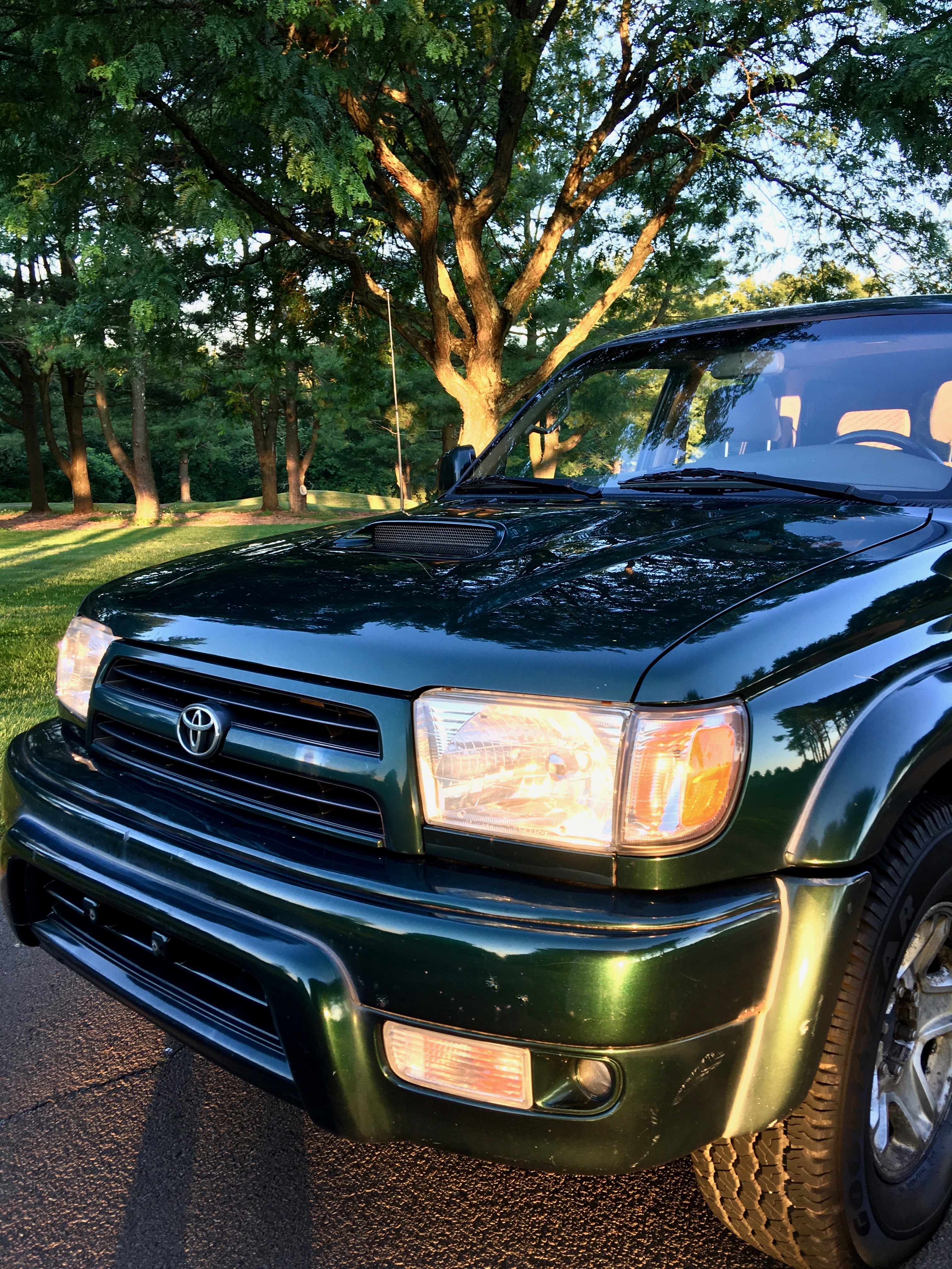 2000 Toyota 4Runner 3.4L V6 4WD 5 Speed Manual 129K - 3rd Gen - Our Pro Recon - New Clutch, Timing Belt and Waterpump, New Valve Cover Gaskets, New Spark Plugs, New Alternator, New Radiator, New Muffler and Tailpipe, New Rear Coil Springs, New Rear Shocks, New Brakes, New Tires, Frame Descaling, Applied Rust Converter Rust Mort, Sealed Frame with Fluid Film, New Bumpers - Beautiful Engine - has No Leaks — photo 22